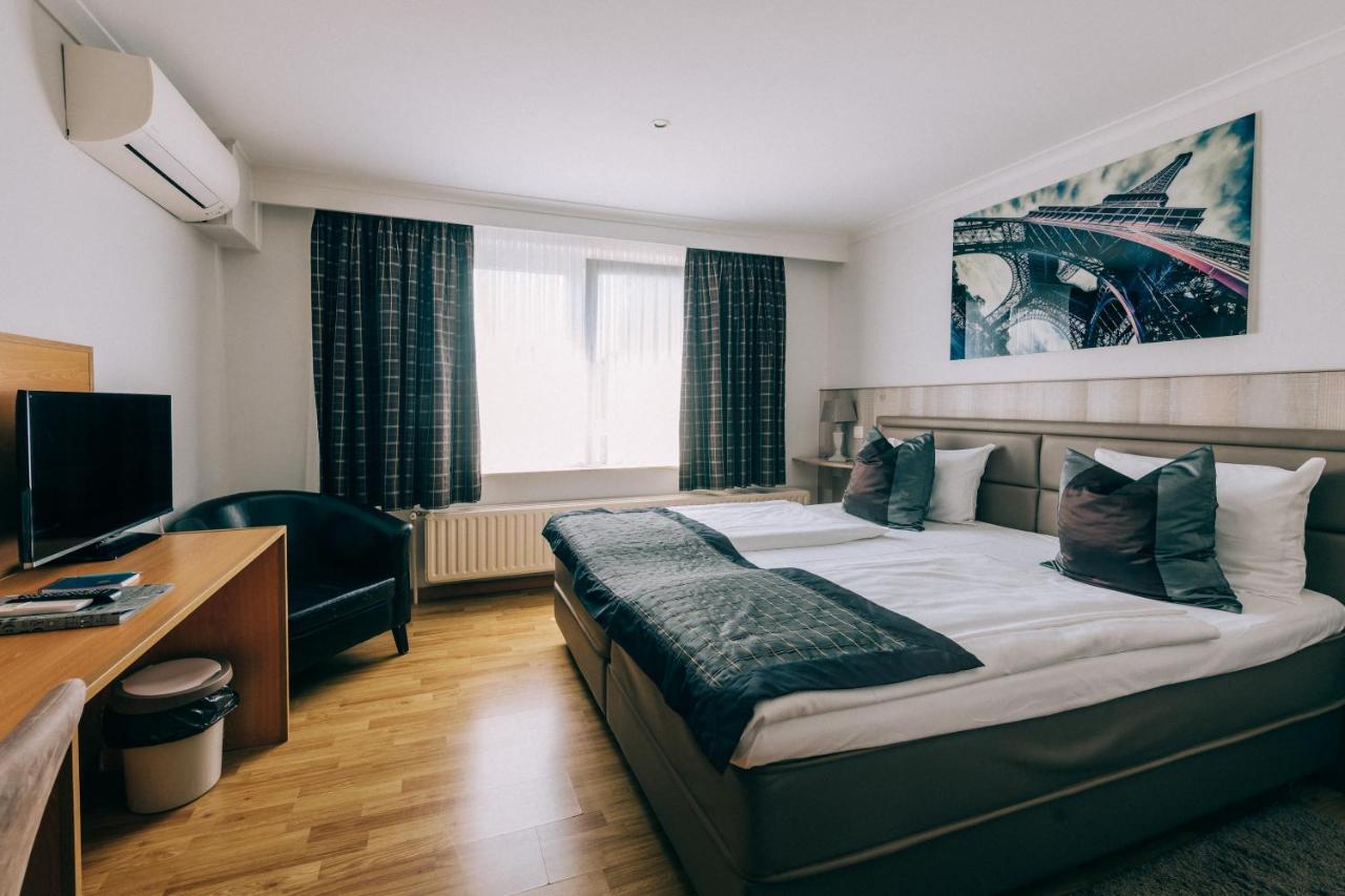 Hotel De Kalvaar Ninove Bagian luar foto