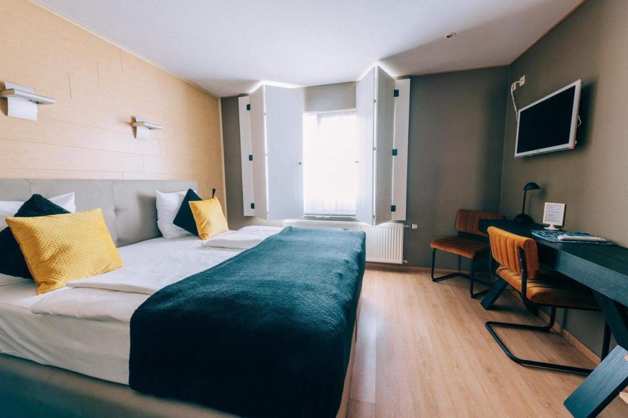 Hotel De Kalvaar Ninove Bagian luar foto