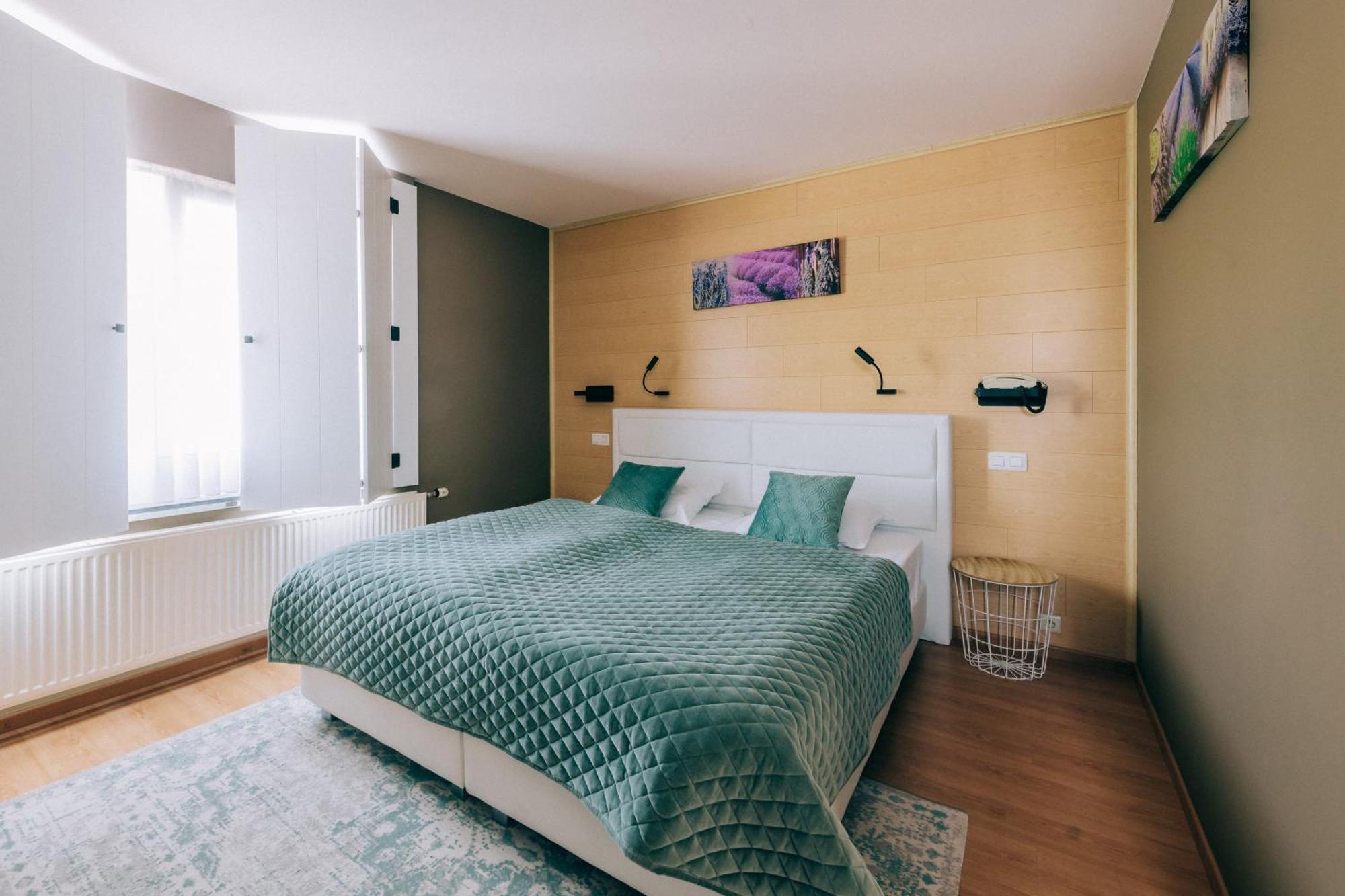 Hotel De Kalvaar Ninove Bagian luar foto